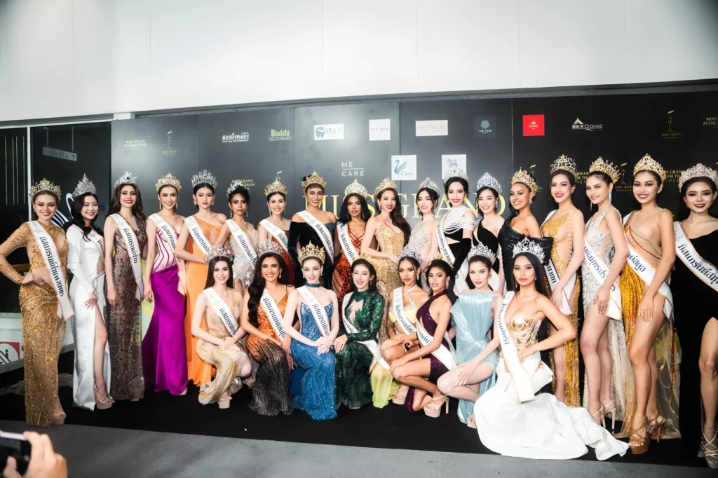 Me Care ร่วมยินดี โซฟี-สิริยากรณ์ คว้ามงกุฎ Miss Grand Pathum Thani 2023 พร้อมรางวัล Miss Me Care Glow Your Own Way 4 Me Care ร่วมยินดี โซฟี-สิริยากรณ์ คว้ามงกุฎ Miss Grand Pathum Thani 2023 พร้อมรางวัล Miss Me Care Glow Your Own Way